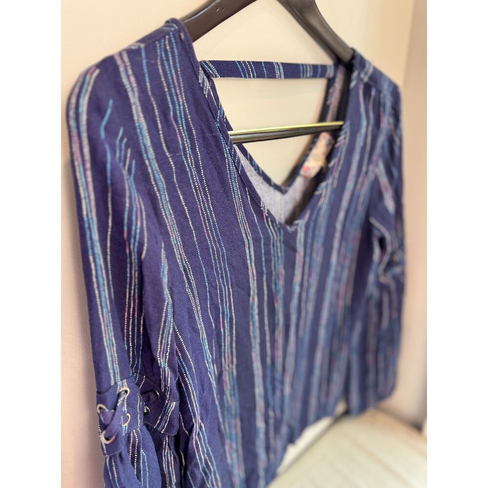 Pink Rose Women's Medium Blue White Dot Stripe Rayon Long Sleeve V Neck Top - Picture 4 of 8